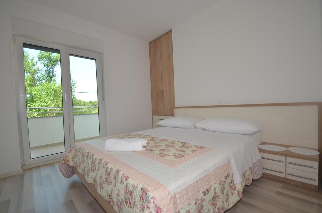 Apartment Anica Kuk สตารีกราด-ปาเคลนีซา ห้อง รูปภาพ
