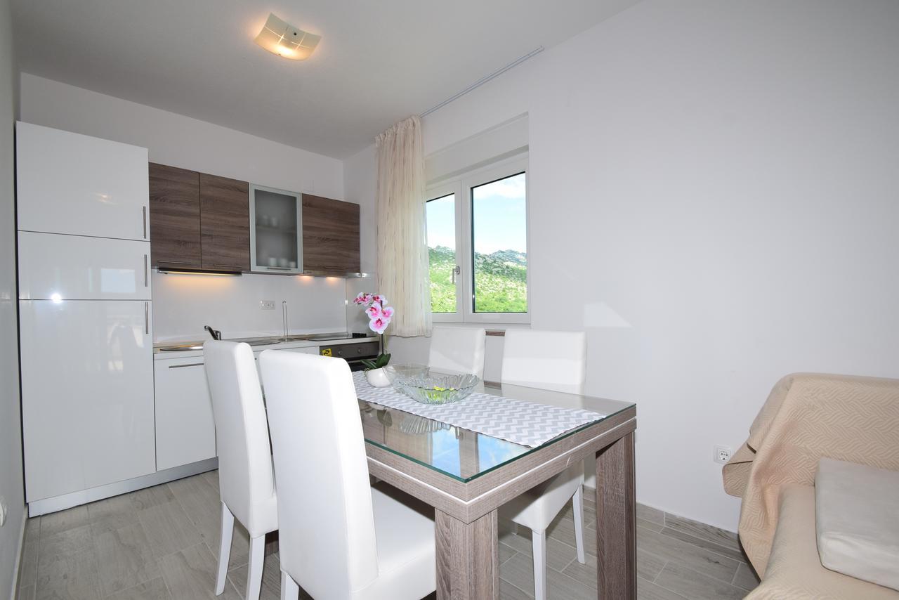 Apartment Anica Kuk สตารีกราด-ปาเคลนีซา ภายนอก รูปภาพ