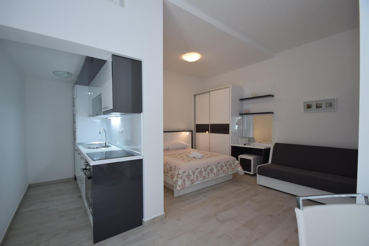 Apartment Anica Kuk สตารีกราด-ปาเคลนีซา ภายนอก รูปภาพ