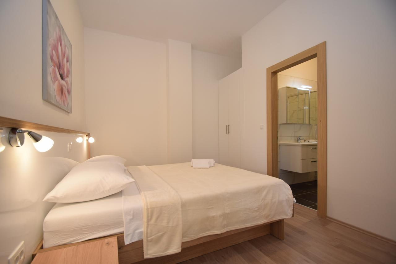 Apartment Anica Kuk สตารีกราด-ปาเคลนีซา ภายนอก รูปภาพ