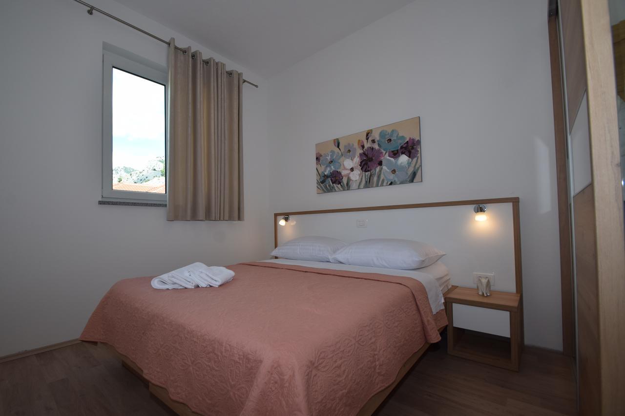 Apartment Anica Kuk สตารีกราด-ปาเคลนีซา ภายนอก รูปภาพ
