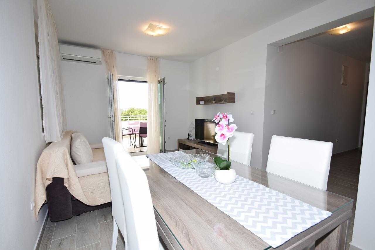 Apartment Anica Kuk สตารีกราด-ปาเคลนีซา ภายนอก รูปภาพ