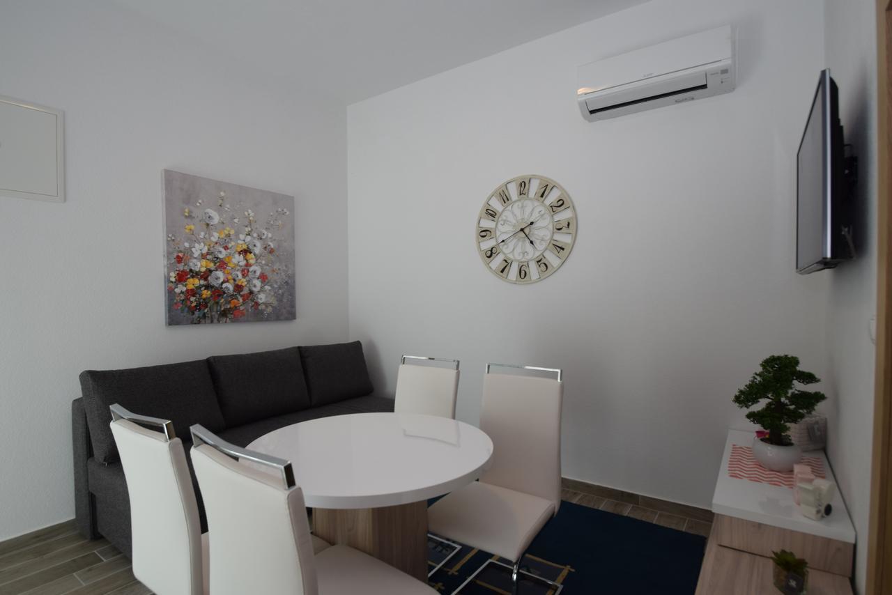 Apartment Anica Kuk สตารีกราด-ปาเคลนีซา ภายนอก รูปภาพ