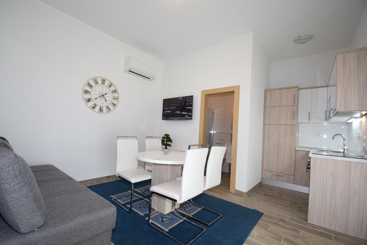 Apartment Anica Kuk สตารีกราด-ปาเคลนีซา ภายนอก รูปภาพ