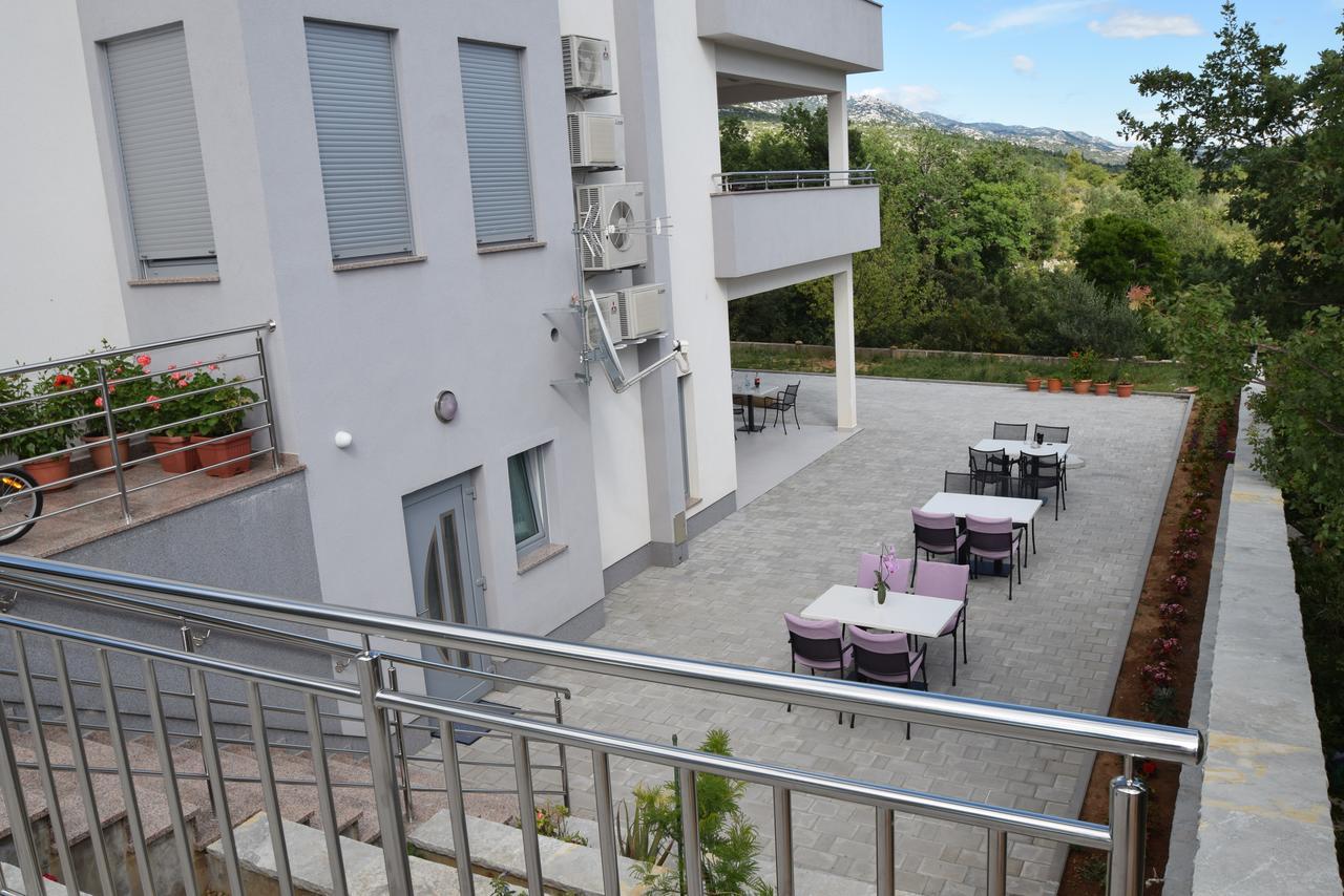 Apartment Anica Kuk สตารีกราด-ปาเคลนีซา ภายนอก รูปภาพ