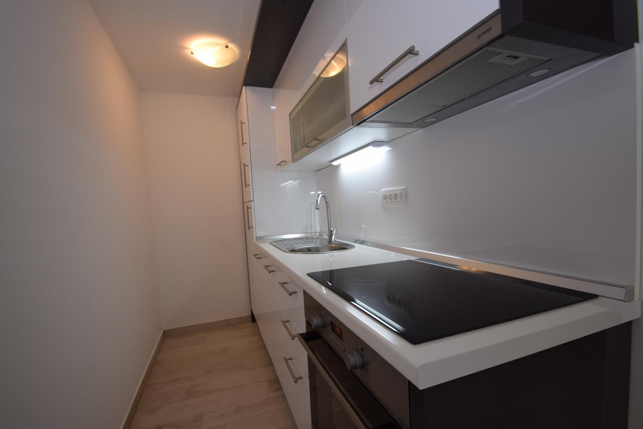 Apartment Anica Kuk สตารีกราด-ปาเคลนีซา ภายนอก รูปภาพ