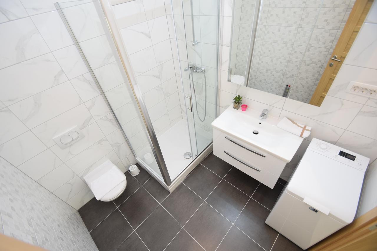 Apartment Anica Kuk สตารีกราด-ปาเคลนีซา ภายนอก รูปภาพ