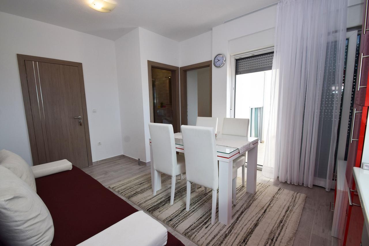 Apartment Anica Kuk สตารีกราด-ปาเคลนีซา ภายนอก รูปภาพ